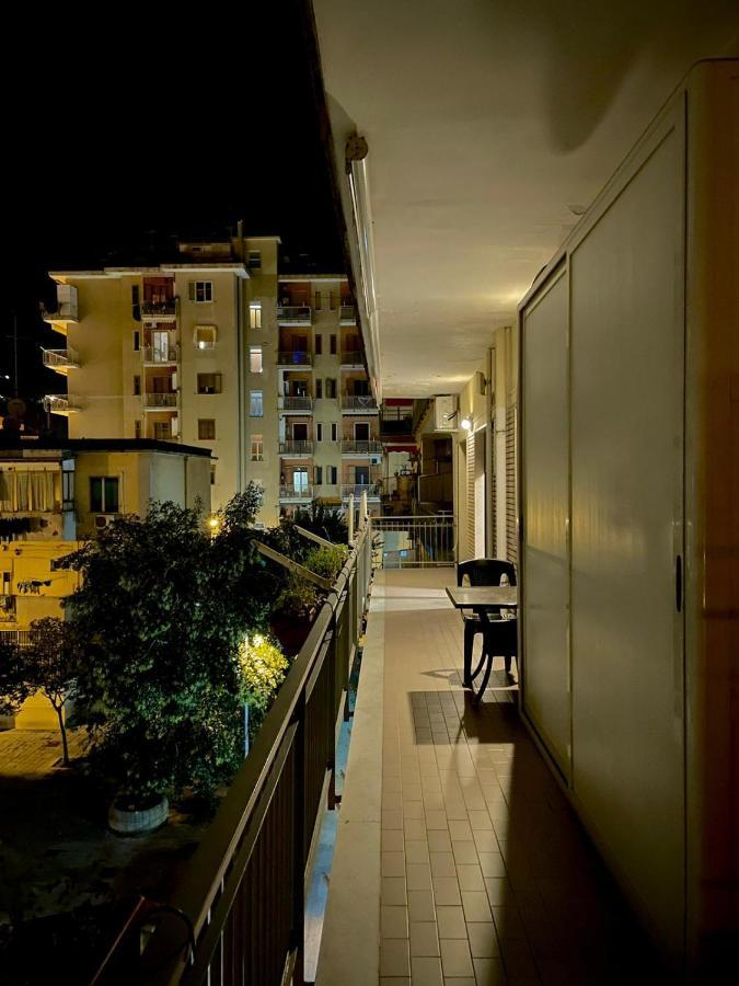 Casa Vacanza Supernova Salerno Exterior foto